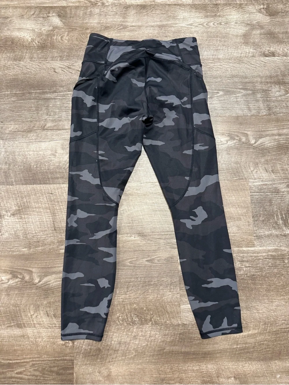 Athleta Camo Contender 7/8 Tight in Powerlift Size Small - Picture 9 of 9
